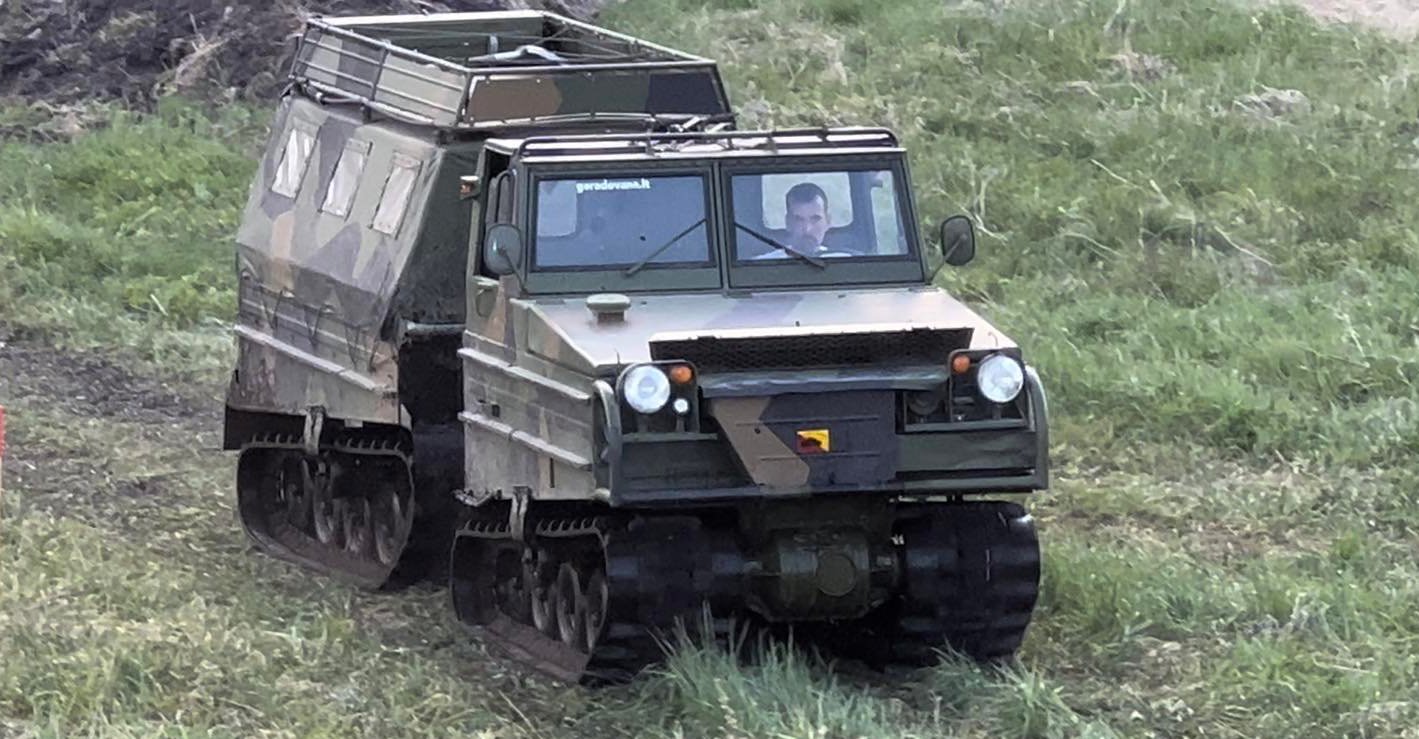 Išbandyk karinį pėstininkų transporterį