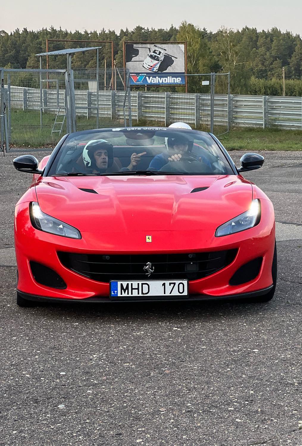 Vairuok pats FERRARI „Nemuno žiedo“ trasoje
