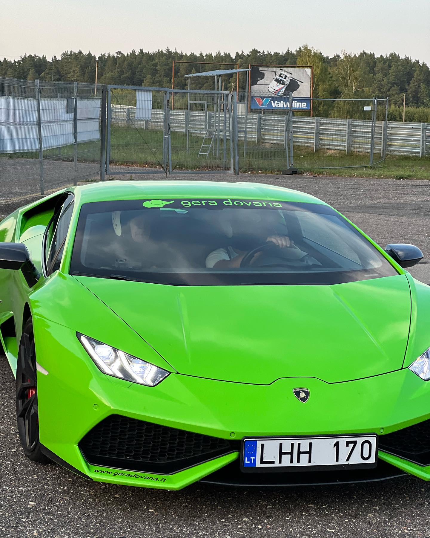 Vairuok pats LAMBORGHINI HURACAN trasoje