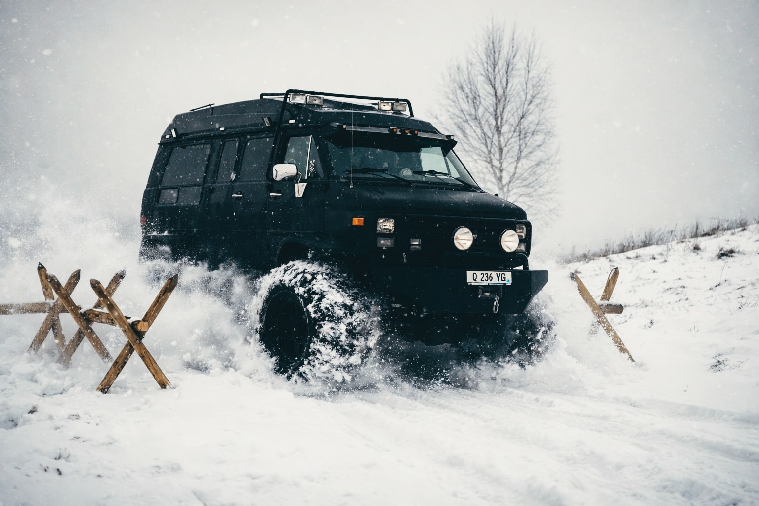 Skriek bekele su gigantu „Monster Van“ pats